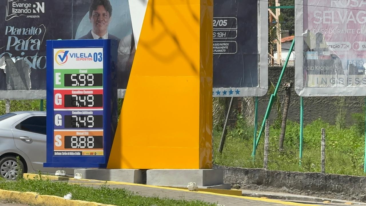 Gasolina chega a R$ 7,49 em postos de Natal e Procon fiscaliza