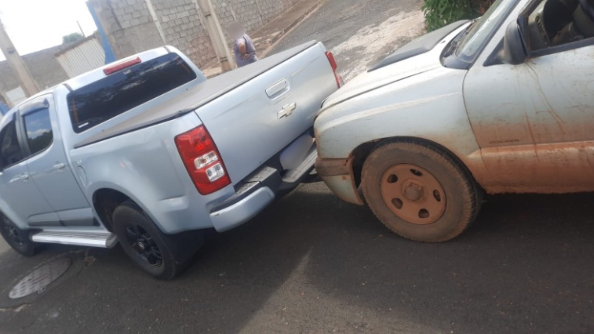 Policial militar é preso após atirar em motorista durante discussão no trânsito em Uberaba