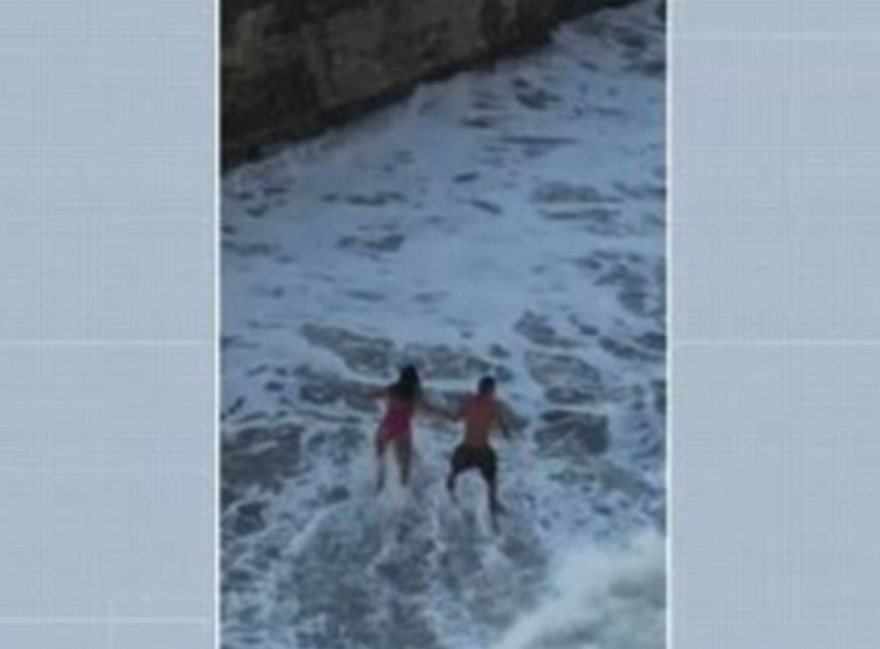 Drone flagra resgate dramático de jovens que se afogavam em praia da Zona Sul do Recife; VÍDEO