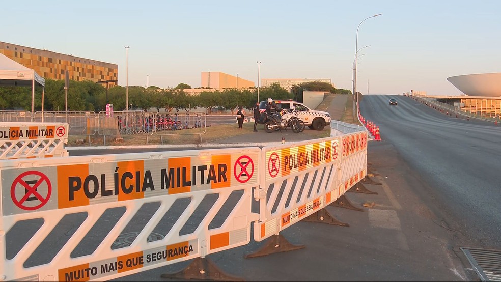 PM reforça segurança no entorno do STF na manhã de 15 de setembro, dia da sessão para discussão sobre Moraes e Vorcaro — Foto: TV Globo