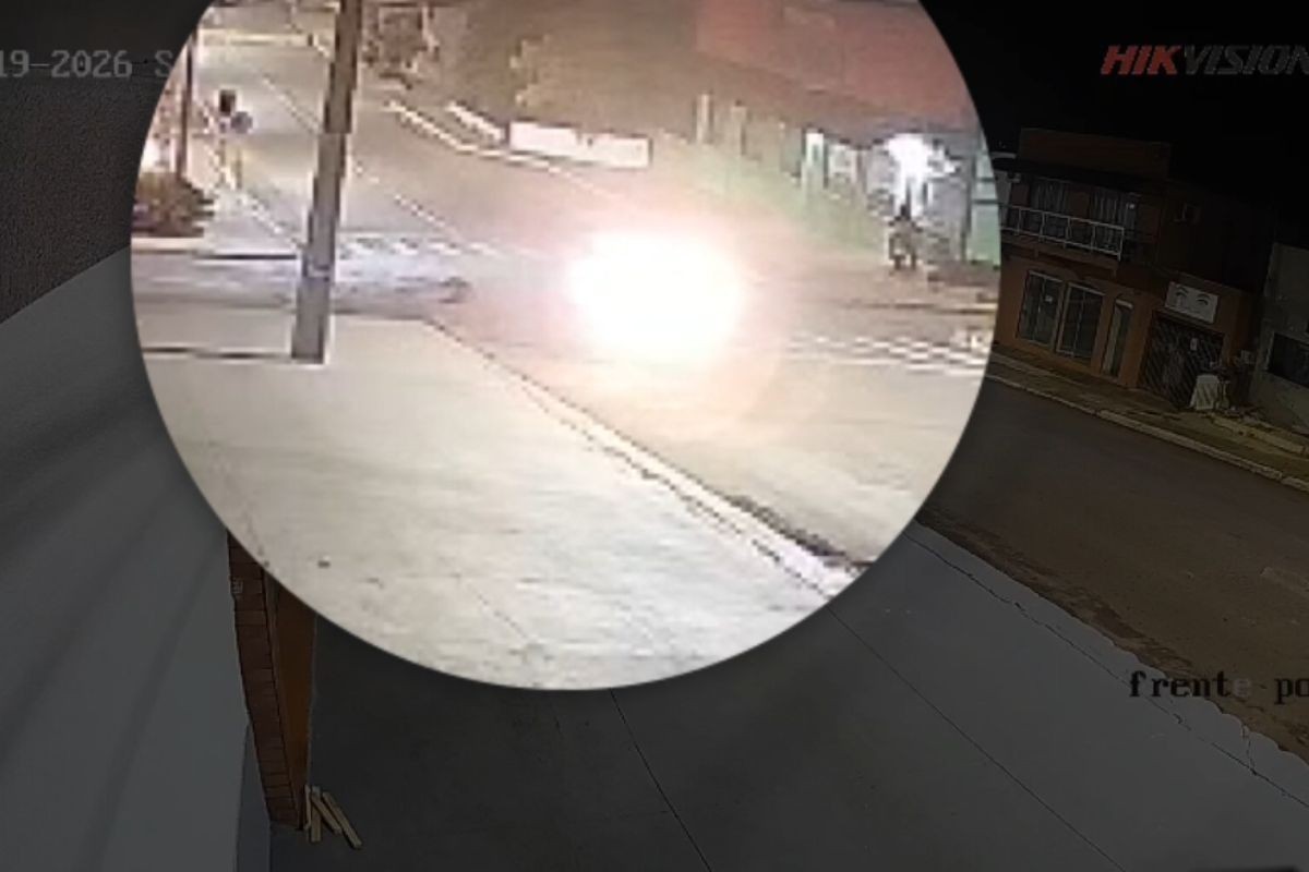 VÍDEO: Mulher pula de carro em movimento para fugir de agressões de companheiro, no PR