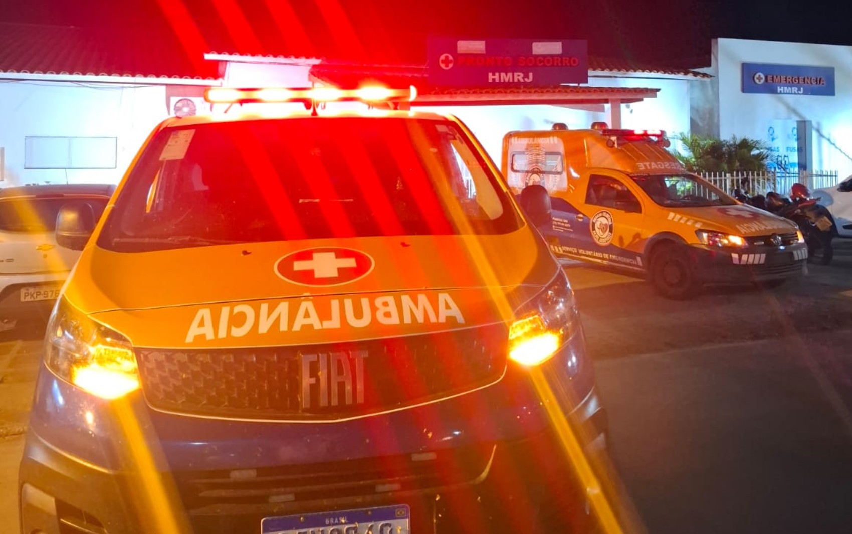 Três crianças caem de moto na Bahia após mochila prender em roda