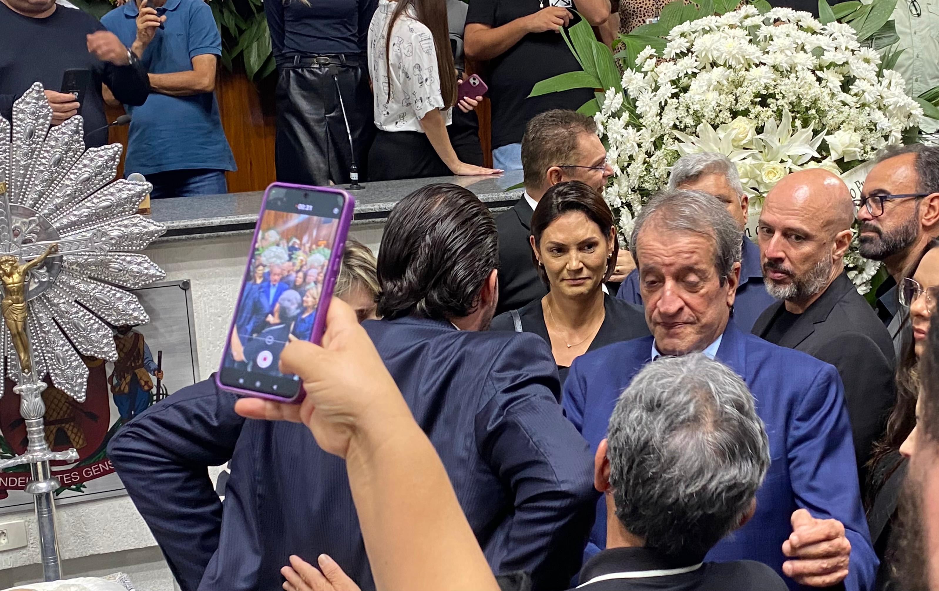 Após permitir ida a velório, Moraes libera contato de Bolsonaro e Valdemar na missa de 7º dia da mãe do presidente do PL 