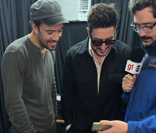 Mumford & Sons aprovam Tonico & Tinoco e sertanejo raiz: 'É viciante... eu amo isso'