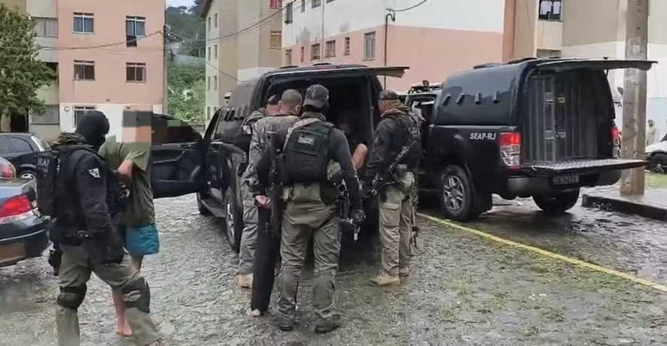 Quatro homens são presos por suspeita de tráfico de drogas em Volta Redonda