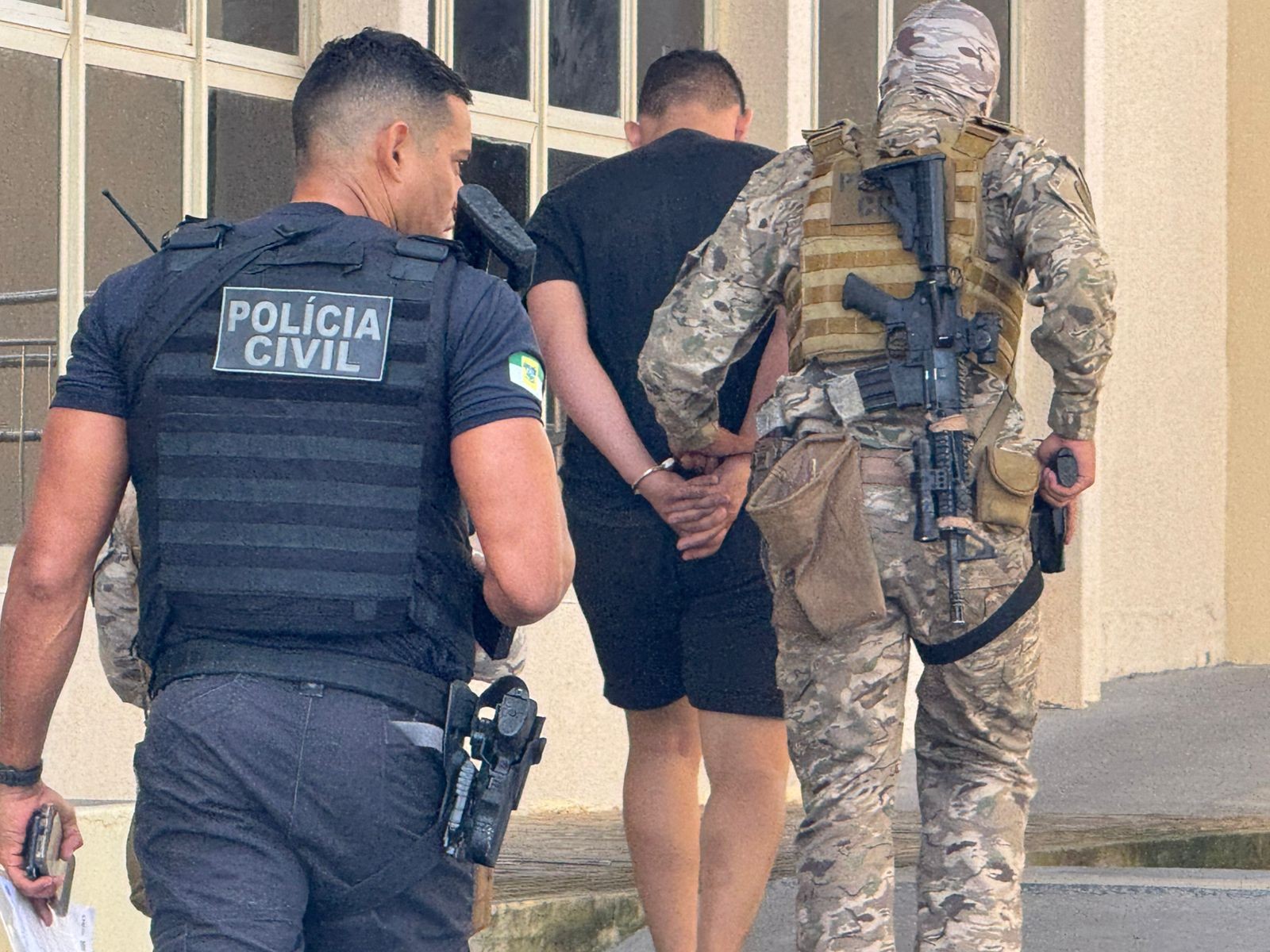 Polícia cumpre 70 mandados e apreende R$ 9 milhões em operação contra facções criminosas no RN