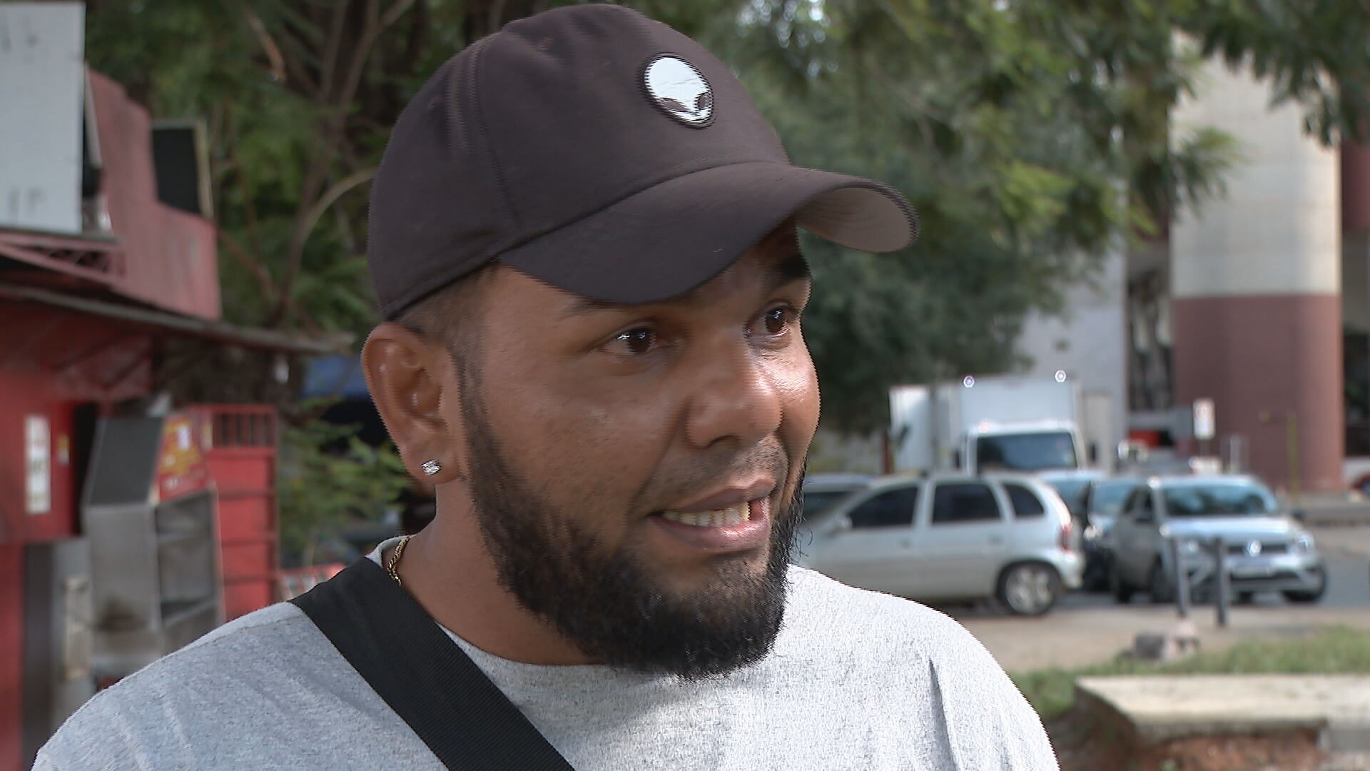 Venezuelano perde conexão de 35 minutos em Brasília e passa três dias dormindo em abrigo sem conseguir voltar para o país