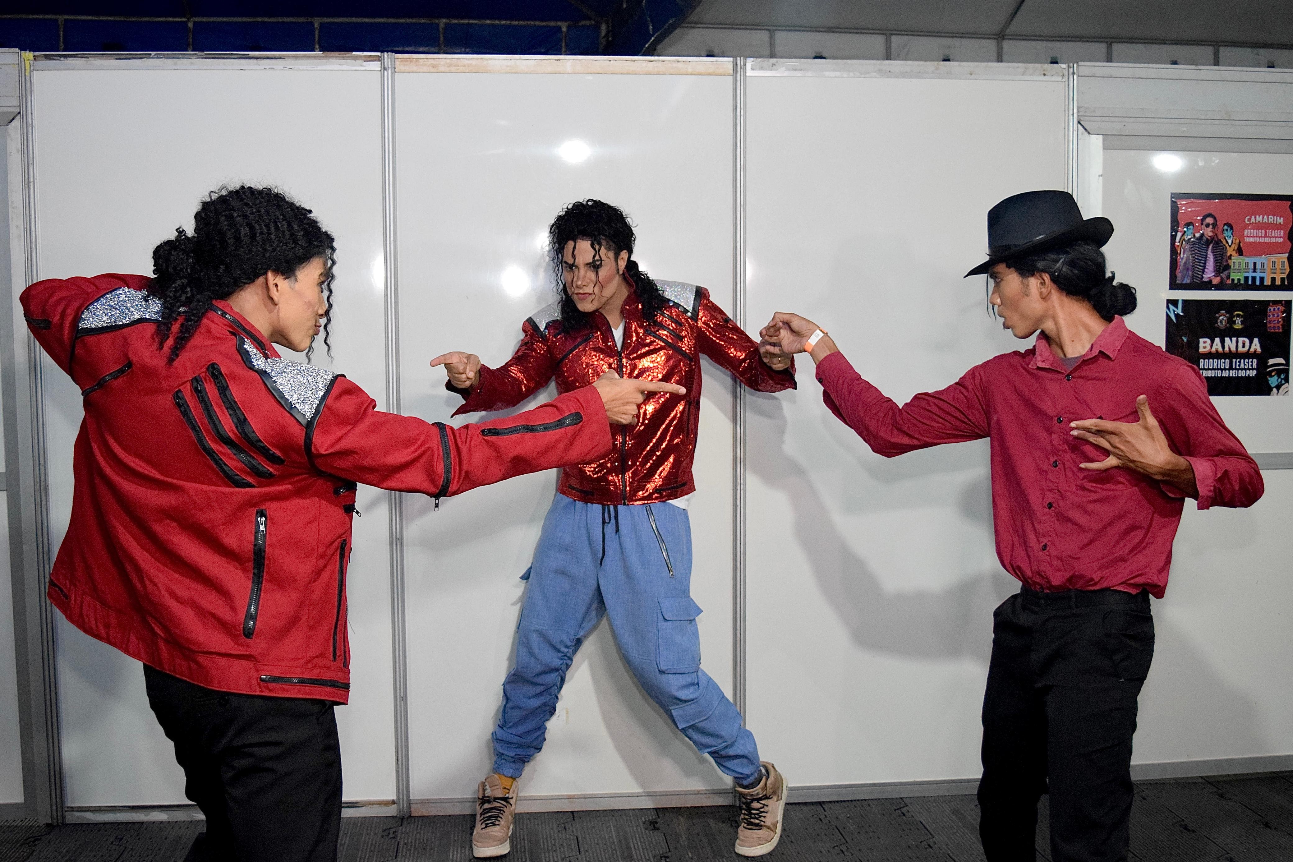 'Michael Jacksons' roraimenses encontram cover oficial do rei do pop em evento de motos de alta cilindrada