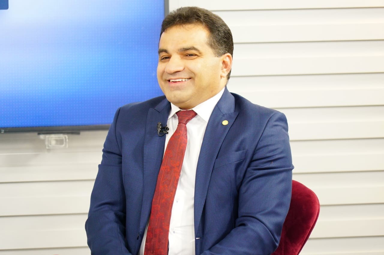 Zanin pede que Dino marque julgamento de deputados do PL por desvios em emendas parlamentares