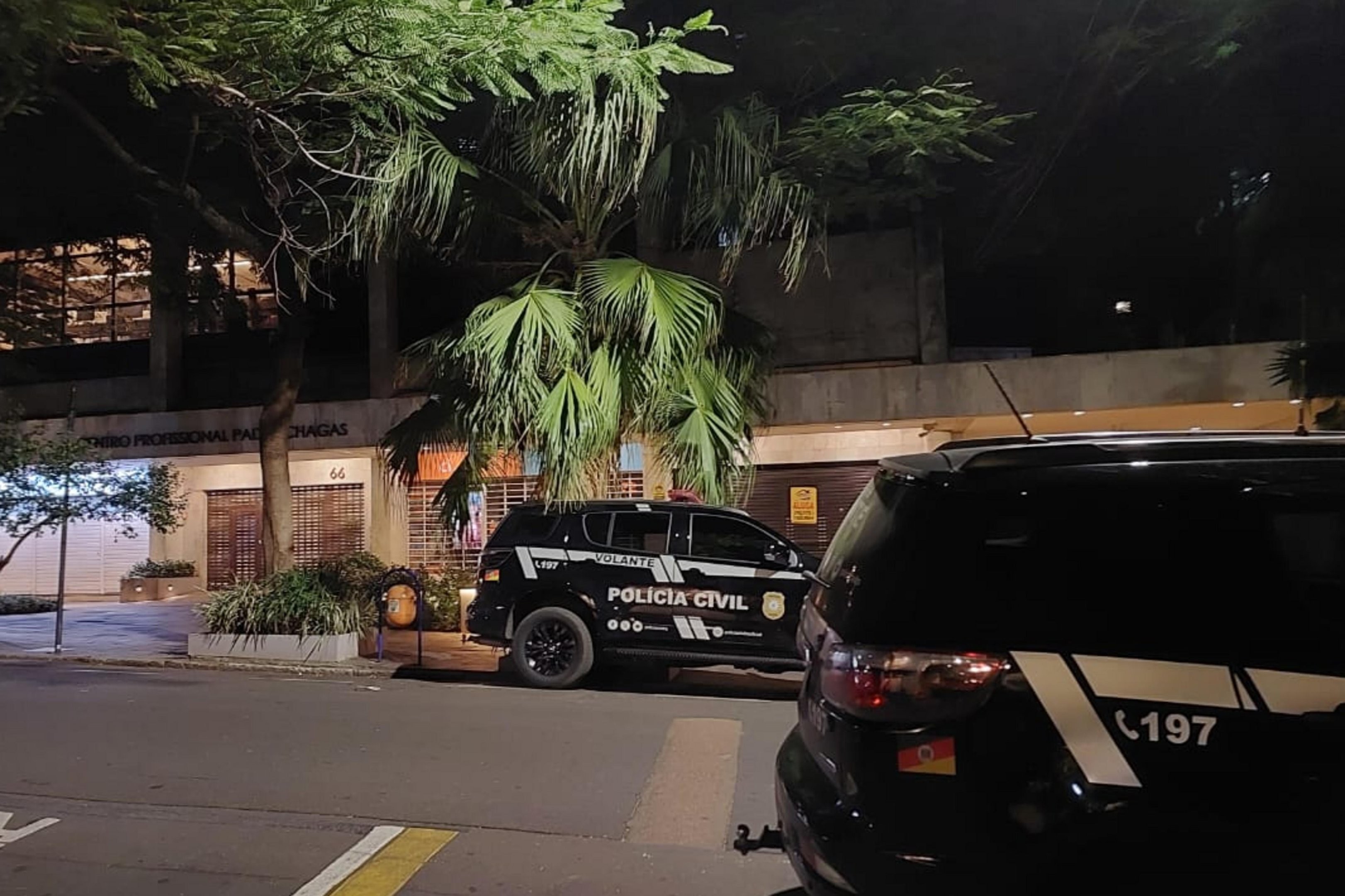 Criminosos fazem reféns em escritório de advocacia e roubam joias avaliadas em R$ 600 mil em bairro nobre de Porto Alegre