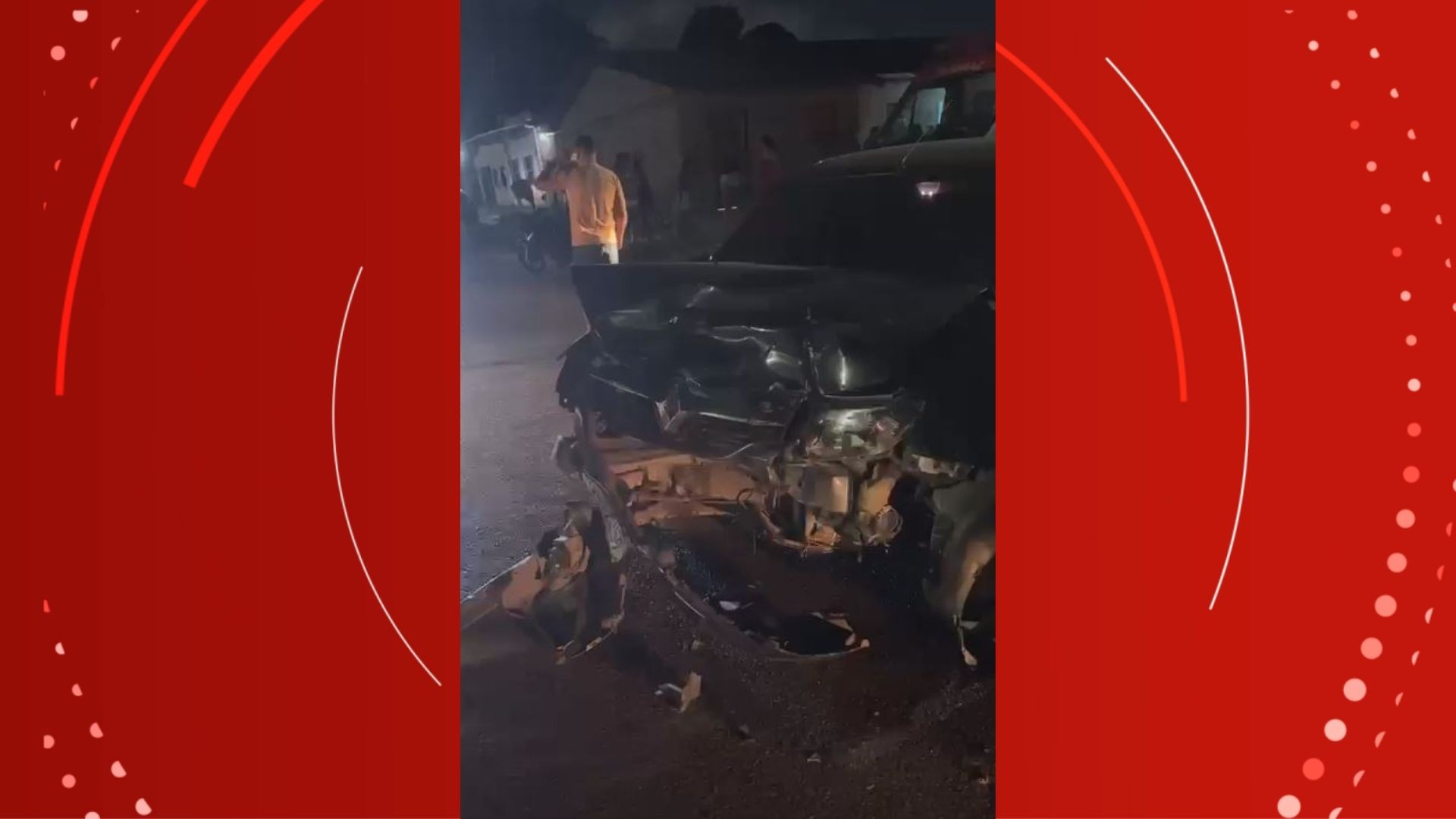 Batida entre carros deixa ferido e atinge casa na Zona Norte de Macapá; VÍDEO 
