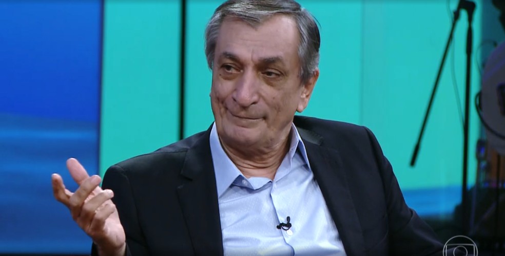 O escritor e poeta Antonio Cicero no programa 'Conversa com Bial' — Foto: Reprodução/ TV Globo