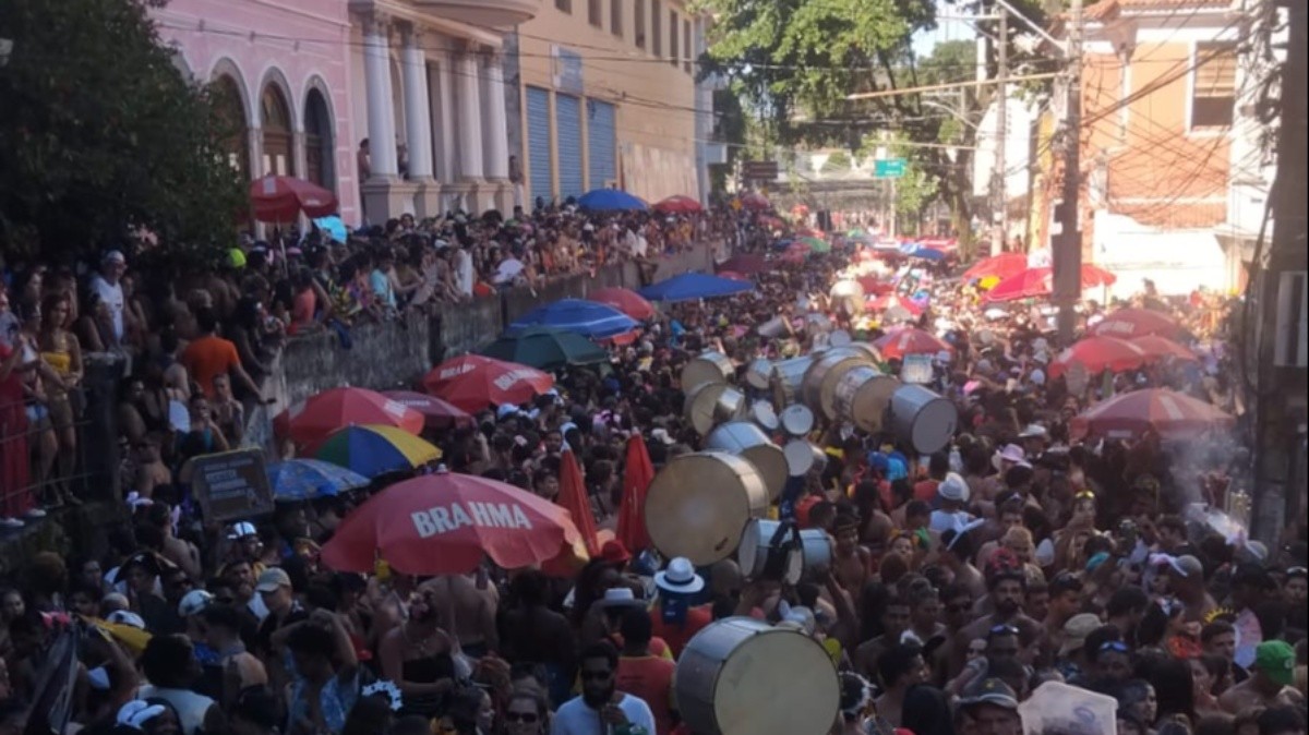 Carmelitas interrompe cortejo pela primeira vez em 36 anos