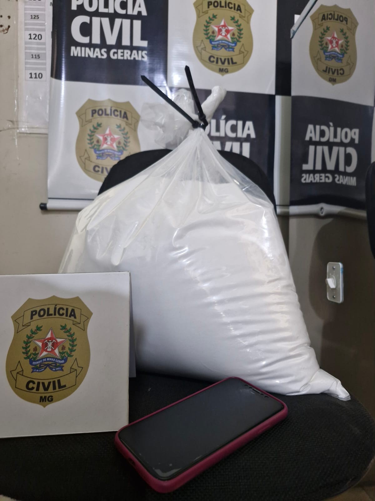 Casal é preso com 13 kg de anestésico usado para 'batizar' cocaína na Grande BH