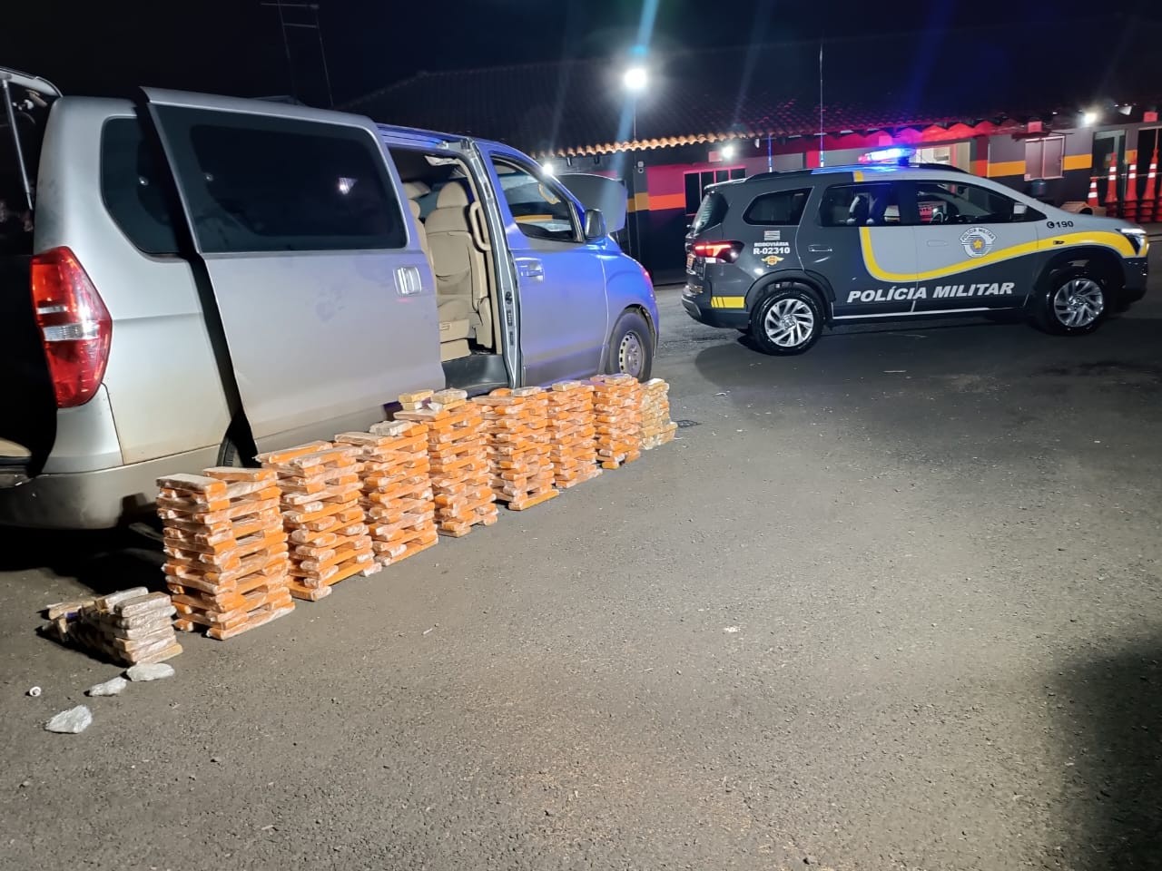 Casal de paraguaios é preso com quase 200 kg de maconha na SP-270 em Palmital