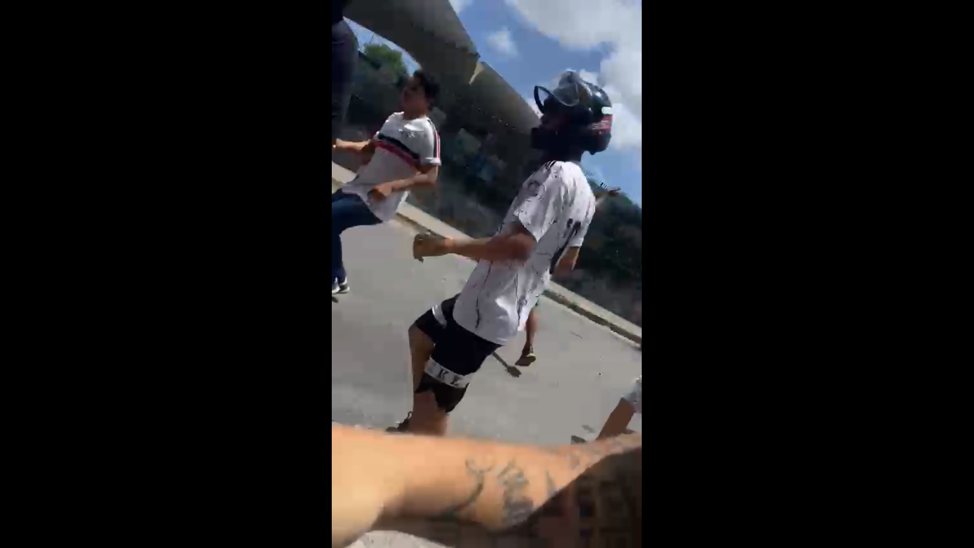 Briga de torcedores causa confusão e correria perto de terminal integrado, antes clássico entre Santa Cruz e Náutico