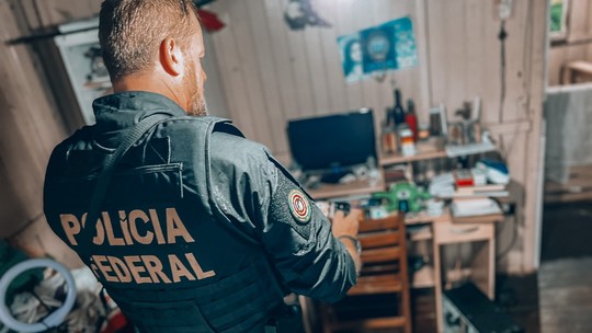 Homem é preso pela PF com 'milhares' de arquivos de pornografia infantil - Foto: (Polícia Federal/Divulgação)