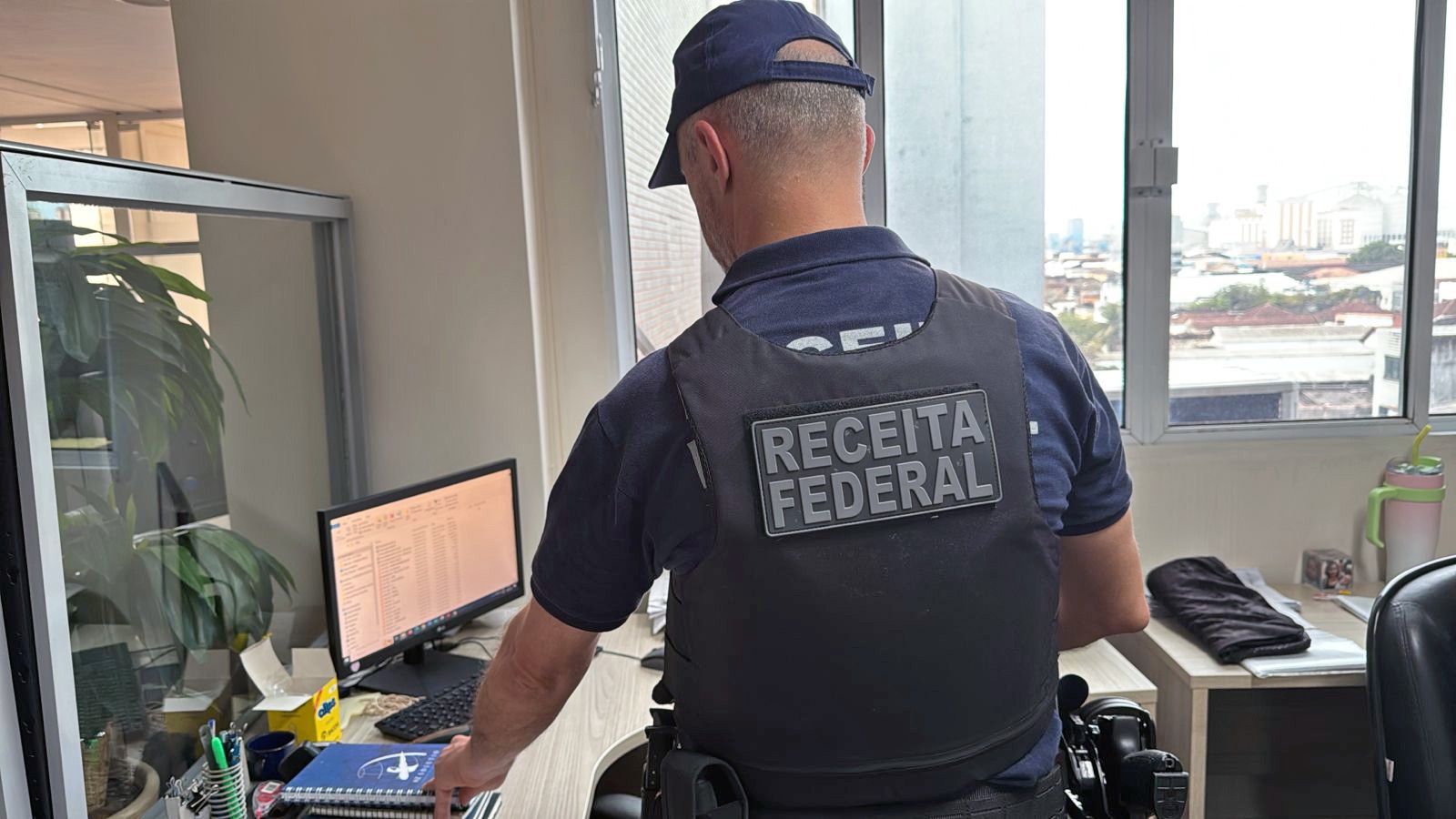 Receita Federal deflagra Operação Cadeia de Carbono contra fraudes na importação de combustíveis