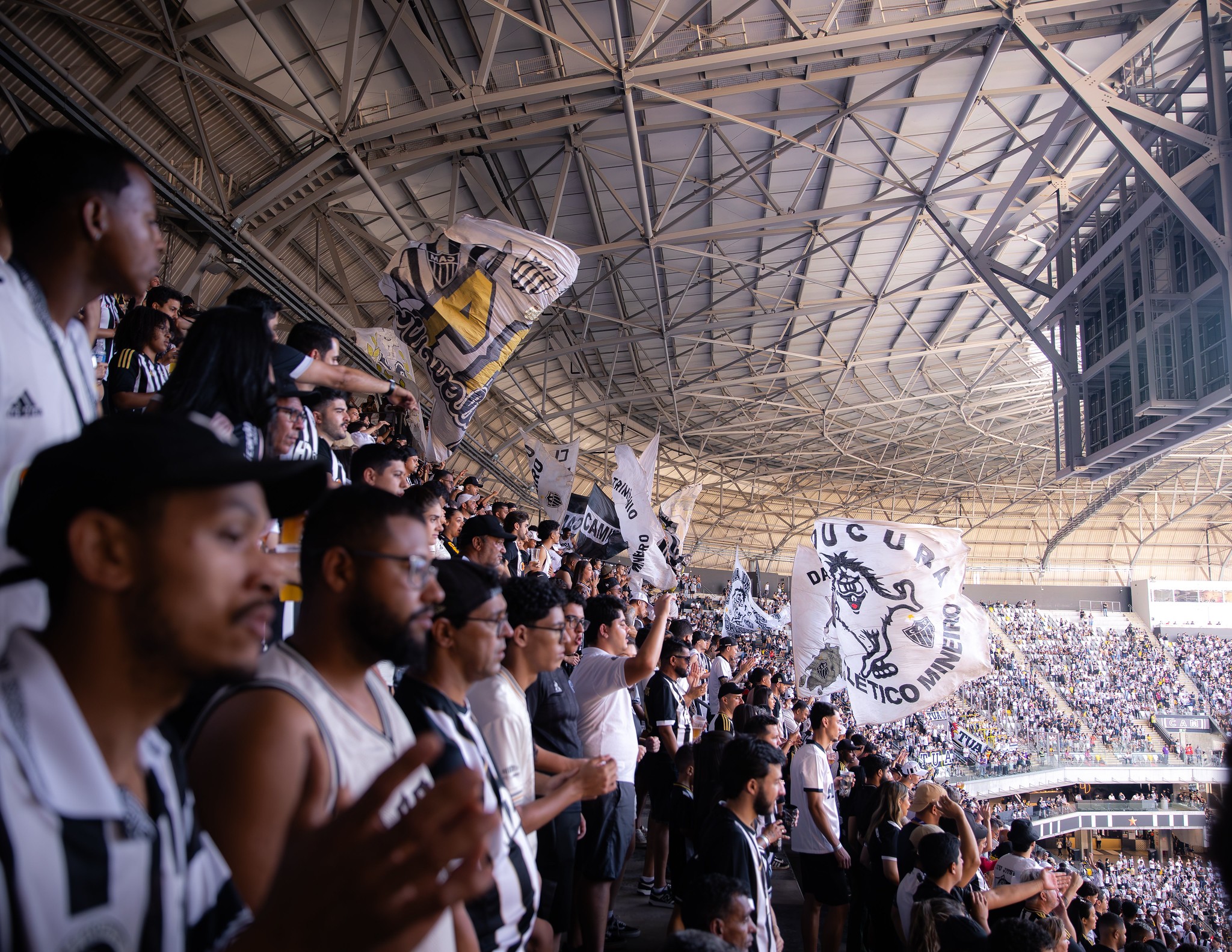 Torcedores de organizada do Atlético são detidos após briga na Arena MRV em BH