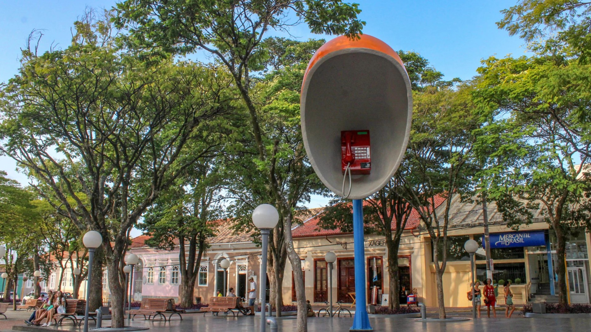 Orelhão de Itu: conheça a história do monumento com 7 metros de altura que resgata sentimento nostálgico e memória nacional