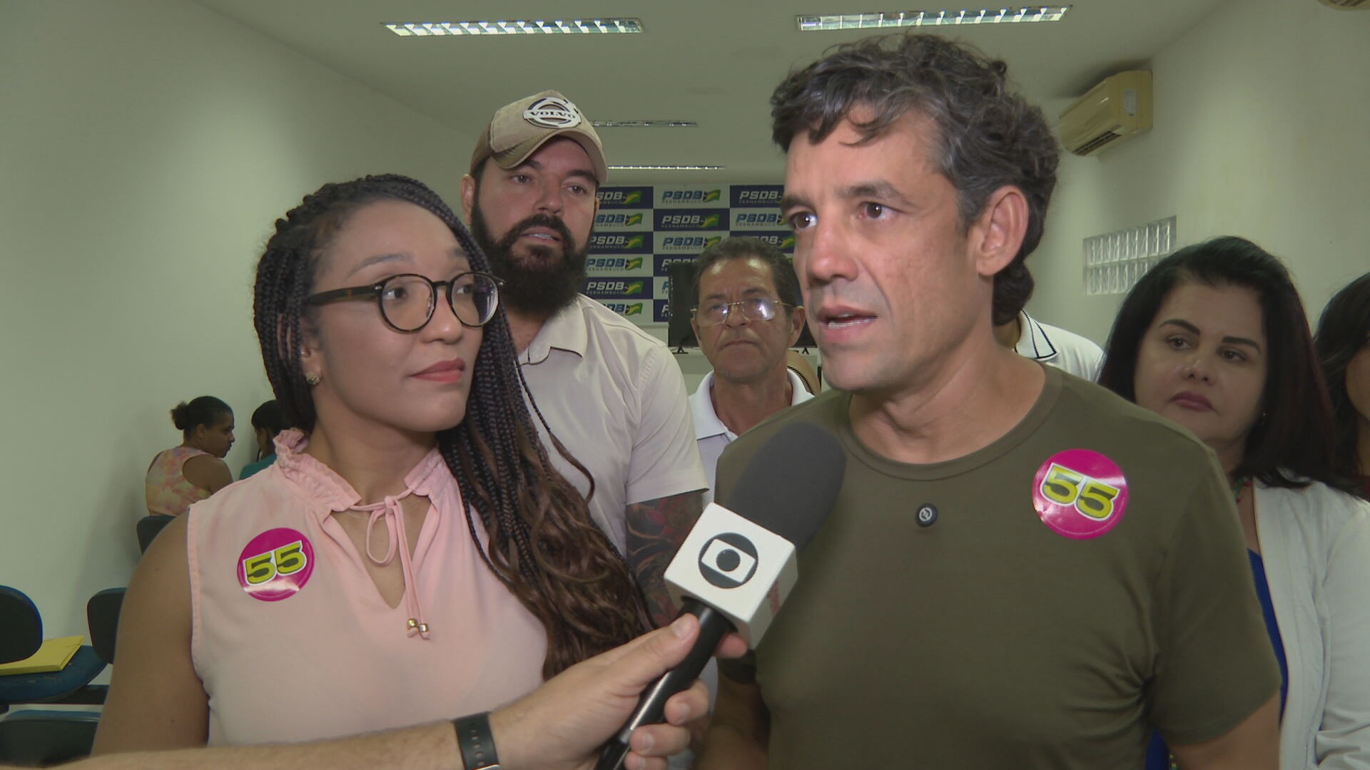 Daniel Coelho promete abrir concurso para psiquiatras e agilizar laudo de pessoas autistas