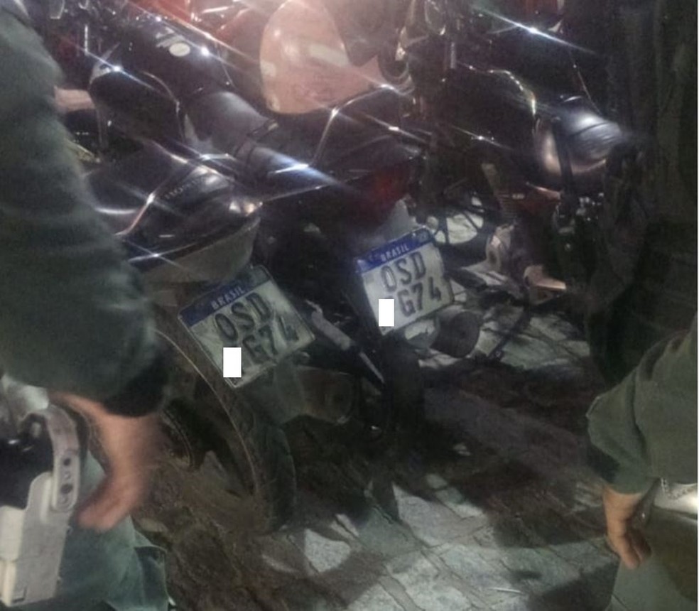 Motociclista encontra clone da própria moto ao ir abastecer em posto de combustíveis em Fortaleza. — Foto: Reprodução
