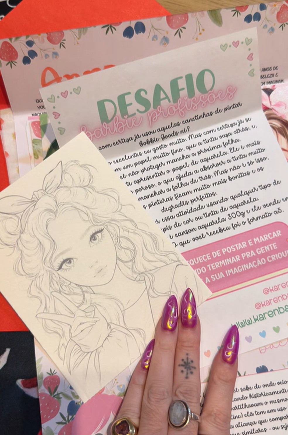 Após críticas nas redes, influenciadora reconheceu o uso de IA na finalização das artes. — Foto: Redes sociais