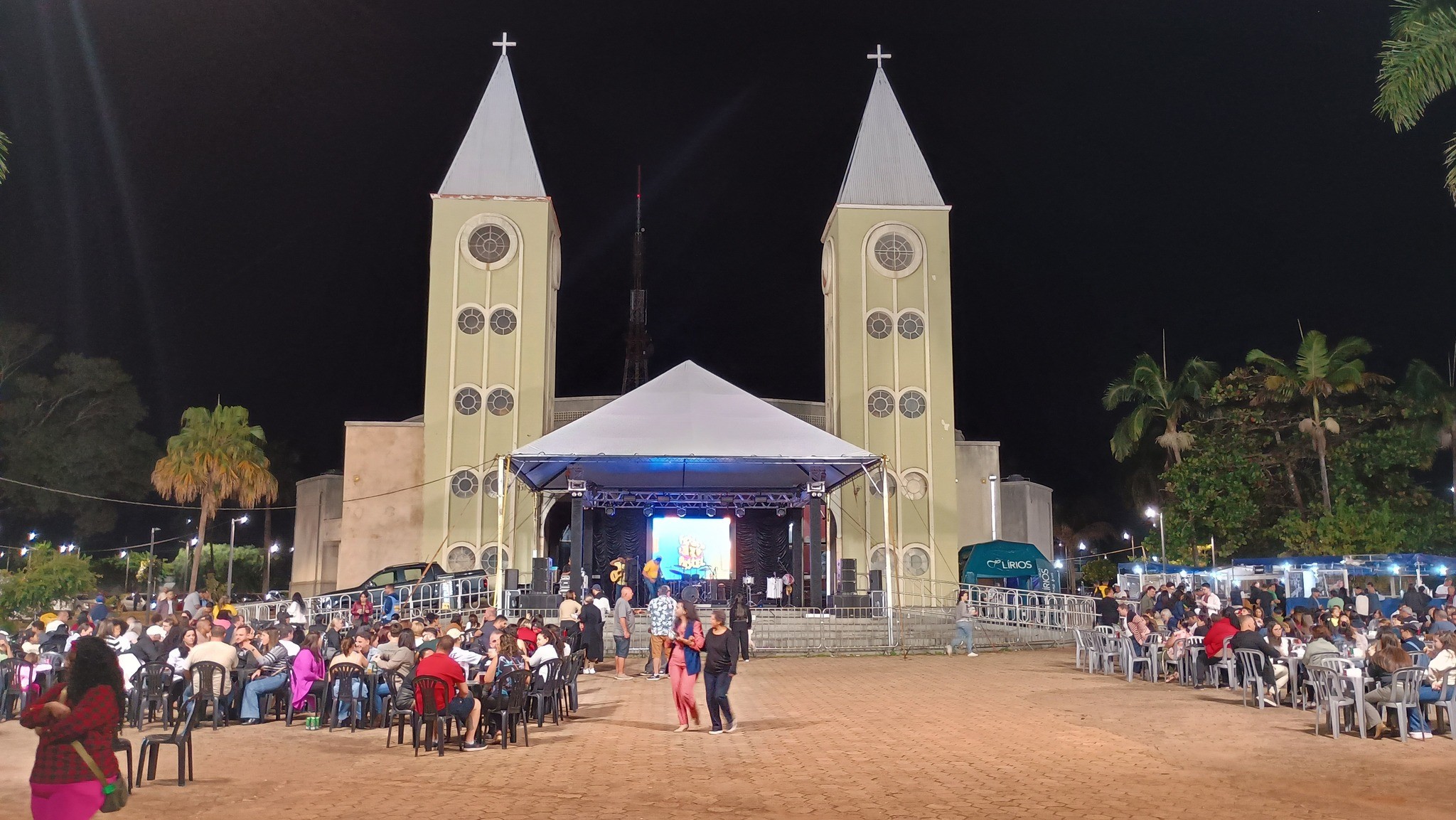 Vigilante é preso após perseguir e chamar ex de 'macaca' durante festa de igreja no interior de SP