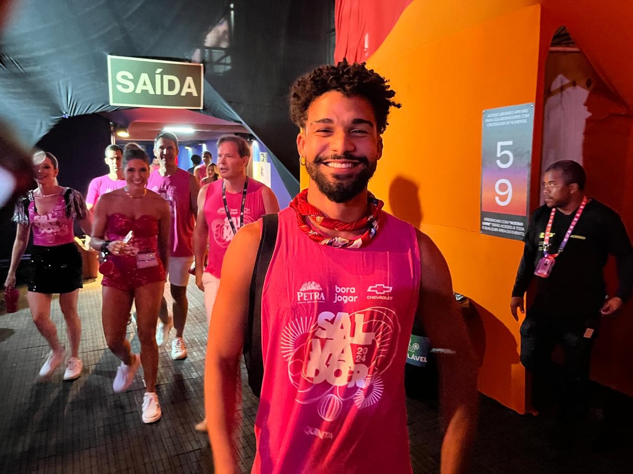 FOTOS: veja imagens do 1º dia de carnaval em Salvador com encontro de ...