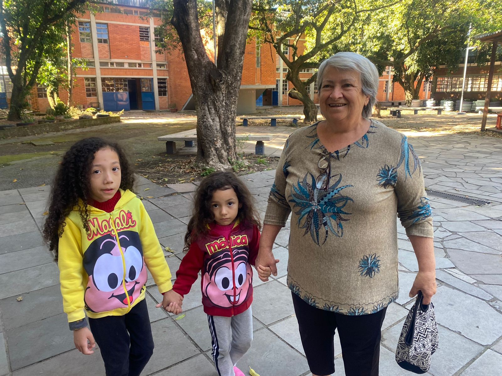 Eleições 2024: crianças podem acompanhar pais e responsáveis na cabine de votação? 