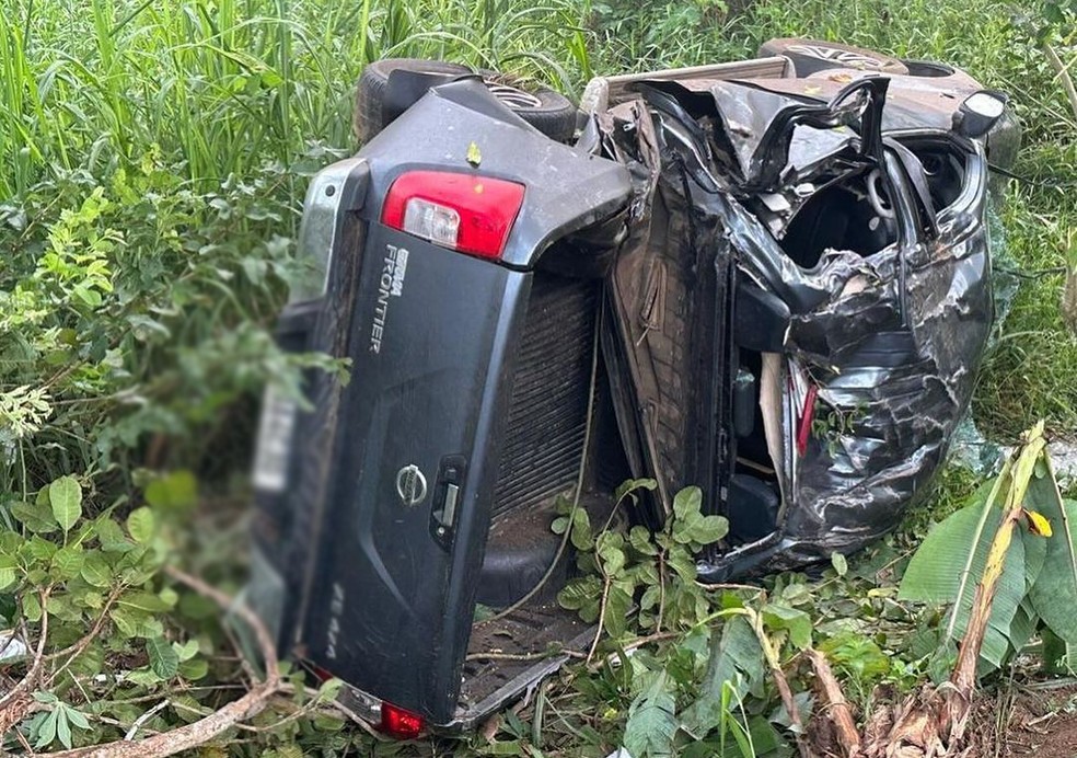 Duas adolescentes morreram e três ficaram feridos após caminhonete capotar em Ibirapitanga, no sul da Bahia — Foto: Redes Sociais