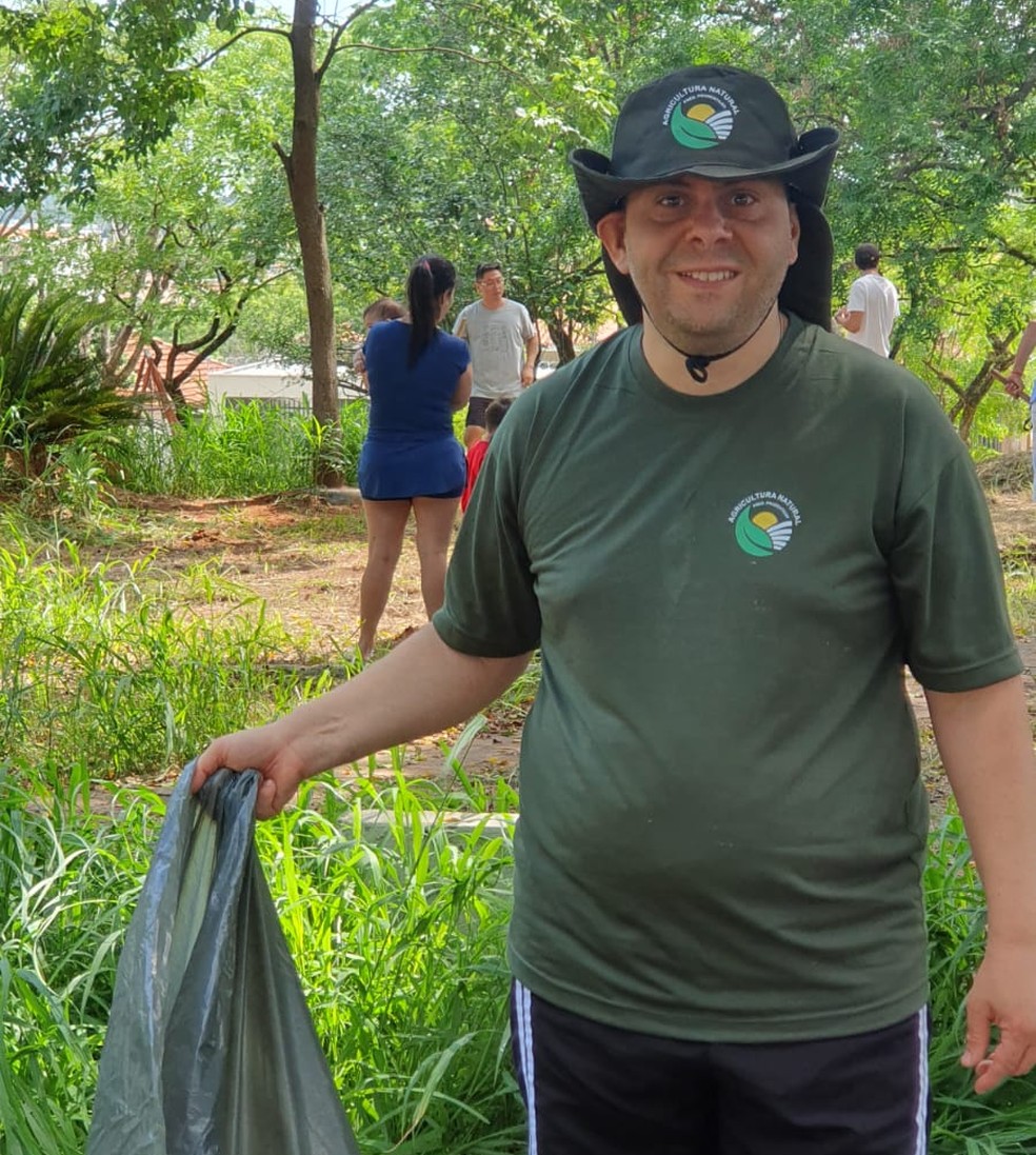 Moradores do Jardim das Rosas, em Presidente Prudente (SP), iniciaram horta comunitária — Foto: Cedida