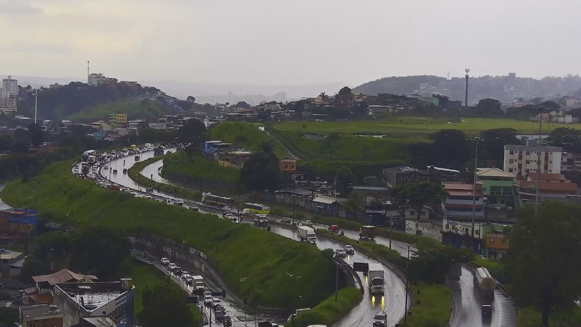 Trégua acabou: após sol e calor no carnaval de BH, Defesa Civil emite alerta de chuva; veja previsão