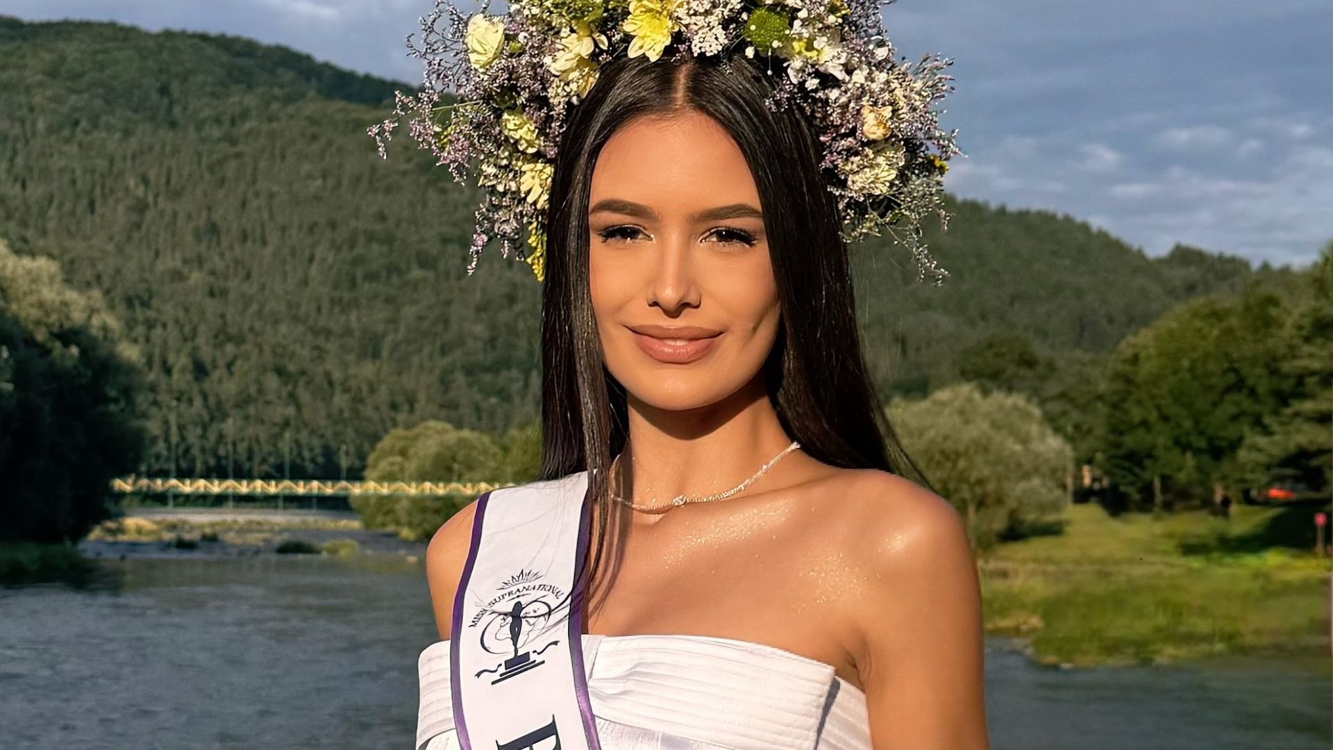 Miss Brasil que perdeu título após engravidar terá que ficar internada até o final da gestação: ‘Lara está bem e o bebê também’, diz tio