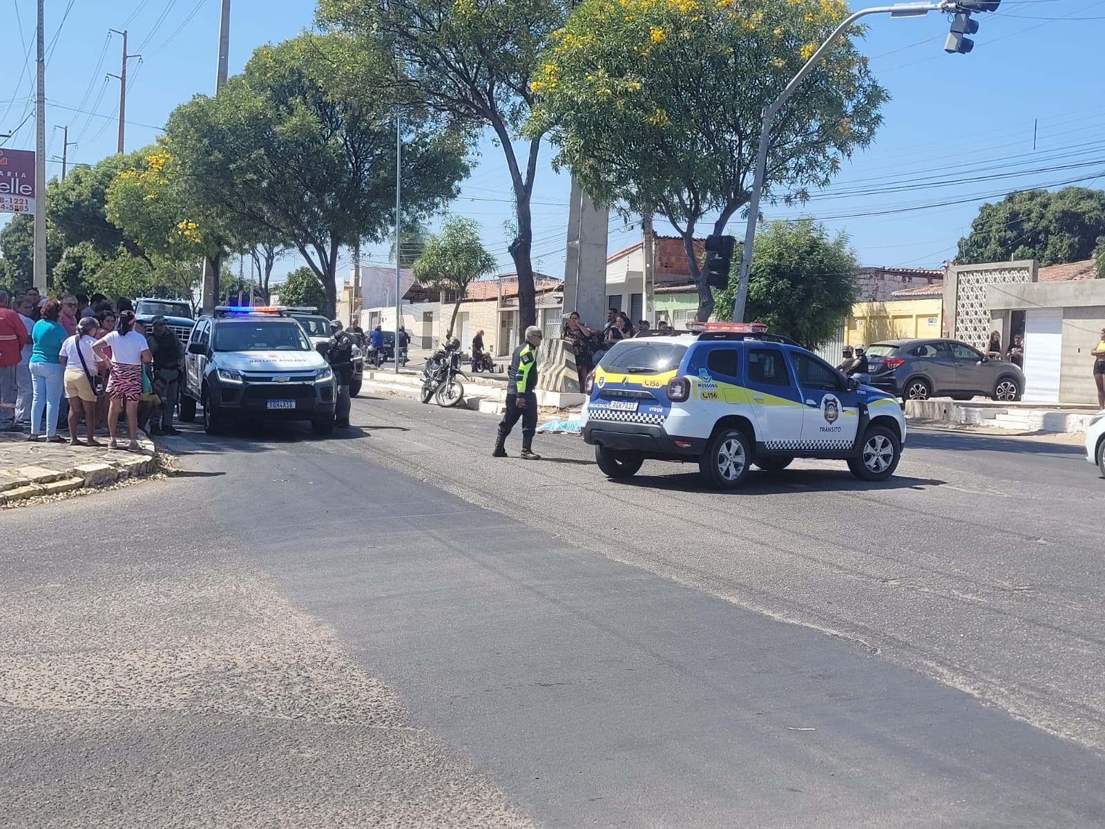 Vendedora de doces morre ao ser atropelada por caminhão em semáforo de Mossoró