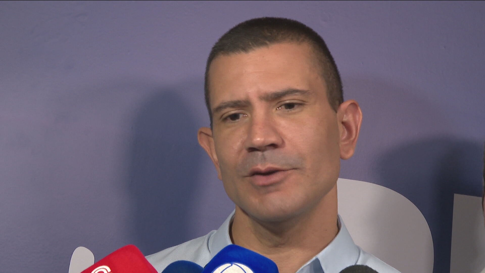 Douglas Ruas vota em São Gonçalo, Região Metropolitana do RJ