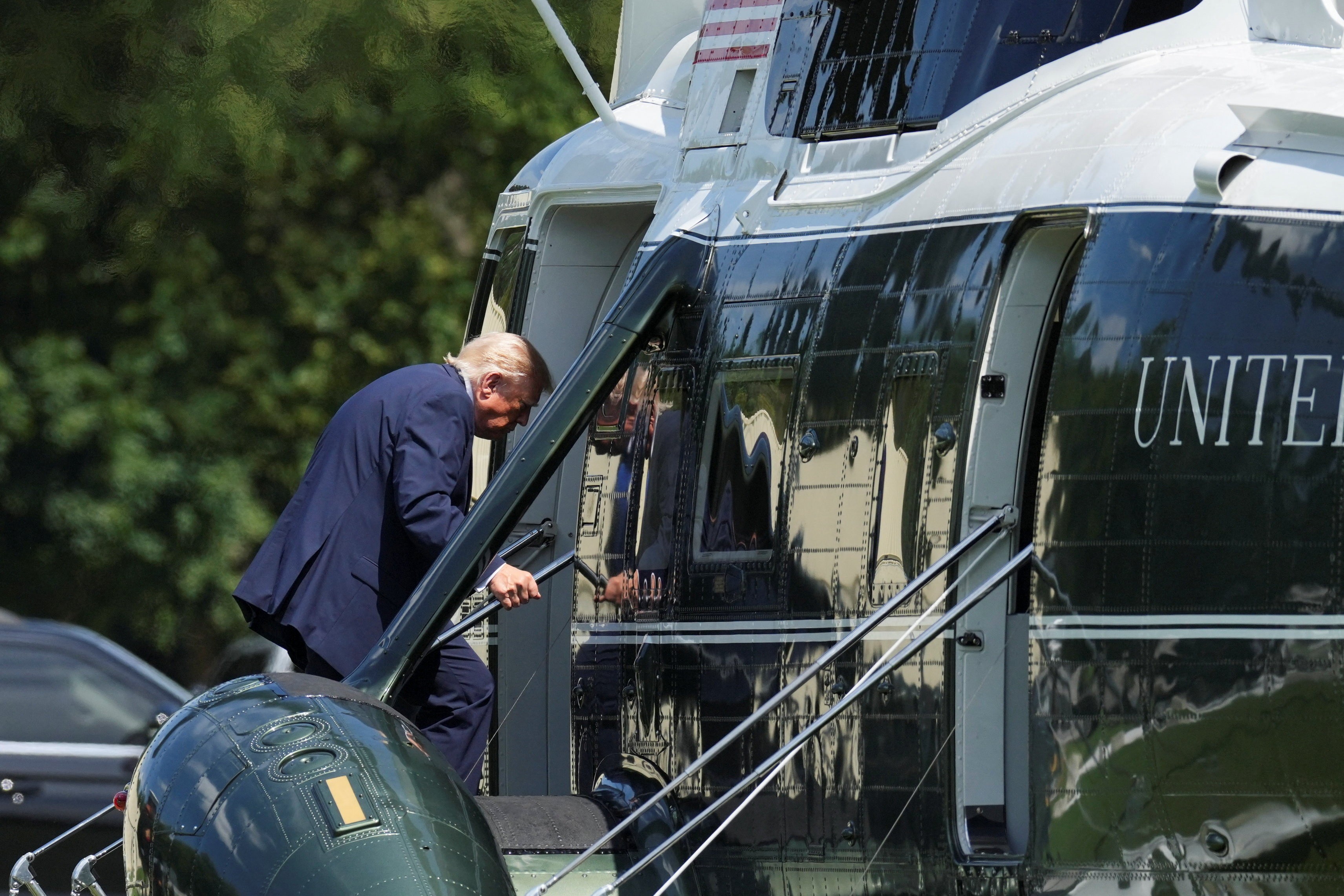 EUA investigam incidente aéreo com helicóptero que transportava Trump, diz jornal