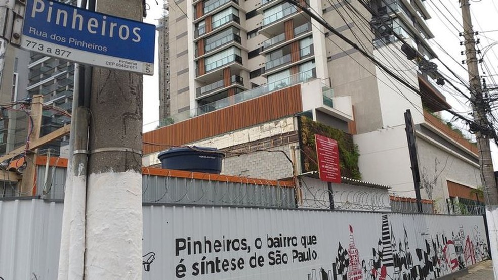 Rua dos Pinheiros, na Zona Oeste de São Paulo.  — Foto: BBC