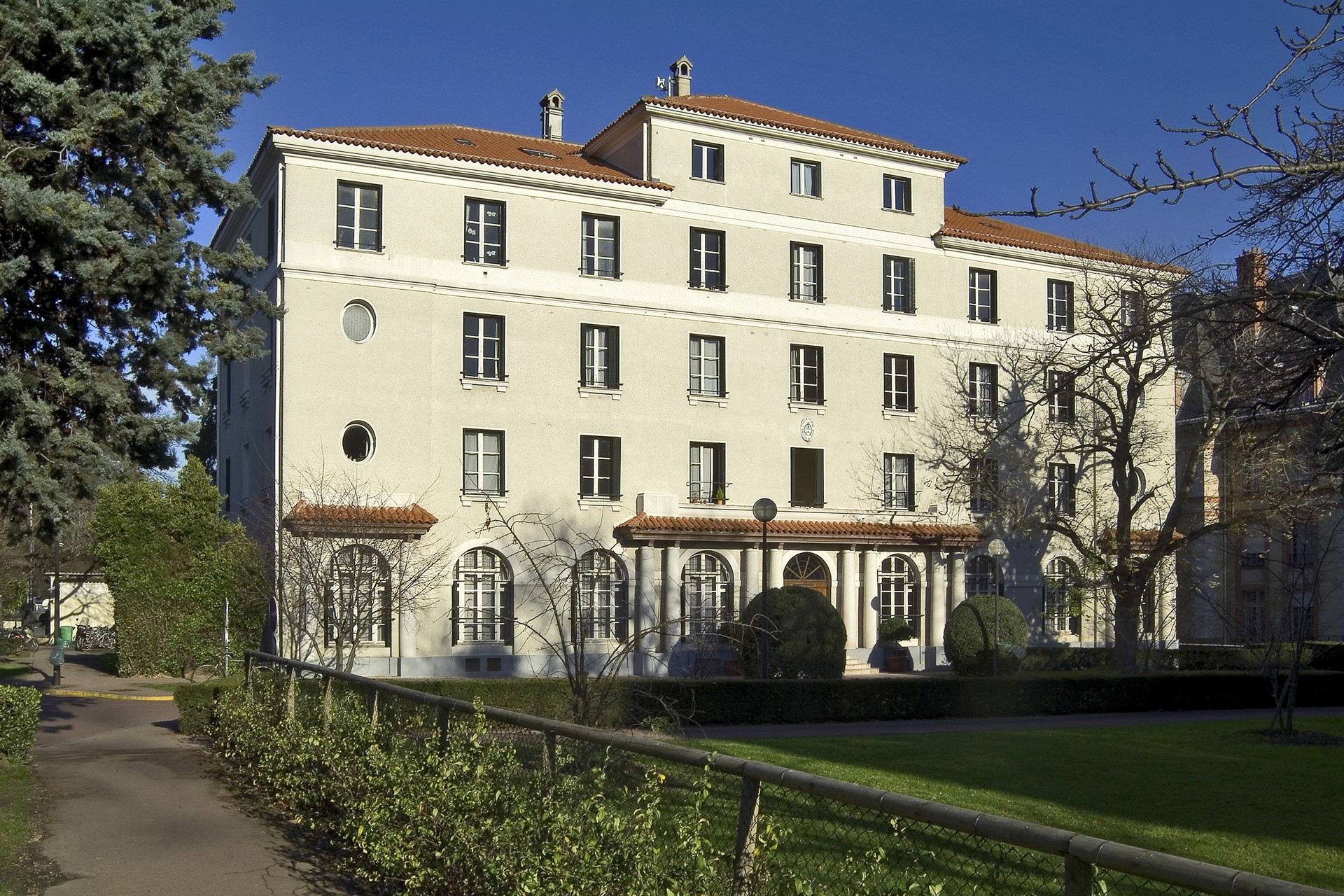 Casa Argentina: a residência universitária acusada de 'miniditadura' e que gera preocupação na França