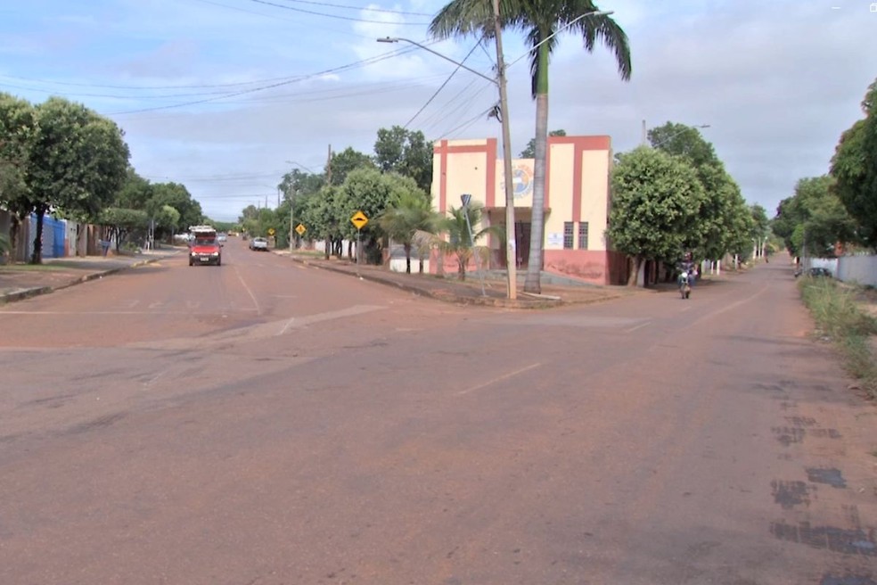 Cruzamento entre ruas José Inácio de Farias e Rosalvo Farias, em Rondonópolis (MT) — Foto: Wanderson Dantas