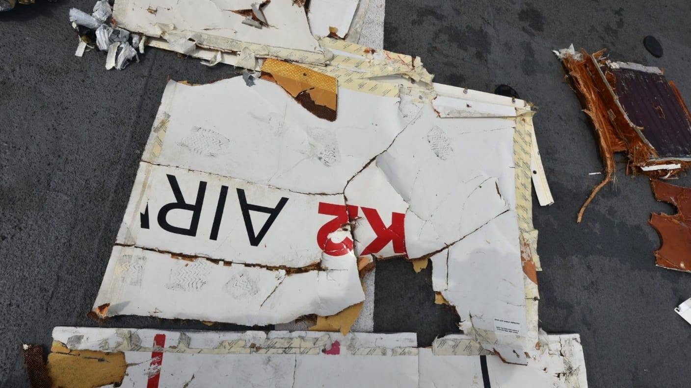 Destroços de Boeing 737 desaparecido no Paquistão são encontrados; buscas pela tripulação continuam; FOTOS