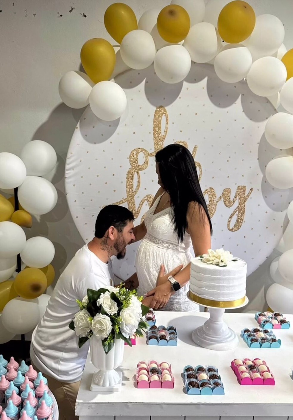 Kenia e o companheiro retornavam para Una&iacute; quando o carro foi atingido pelo caminh&atilde;o &mdash; Foto: Redes sociais