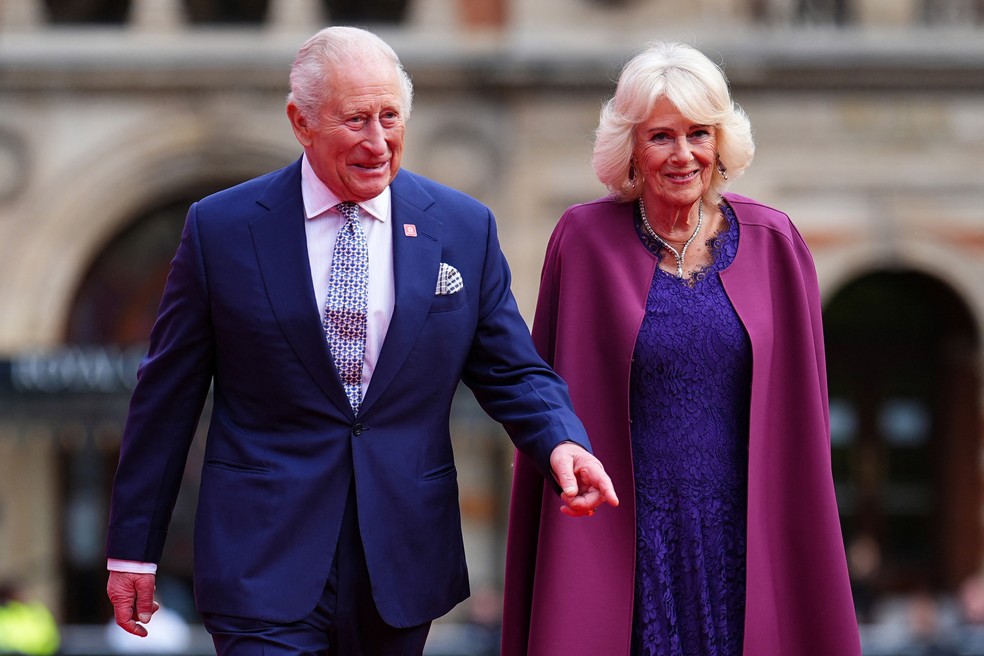 Rei Charles III e a rainha Camilla. — Foto: AARON CHOWN/AFP/Arquivo