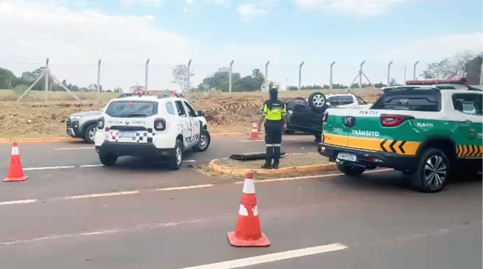 Capotamento de carro deixa duas pessoas mortas em Paulínia