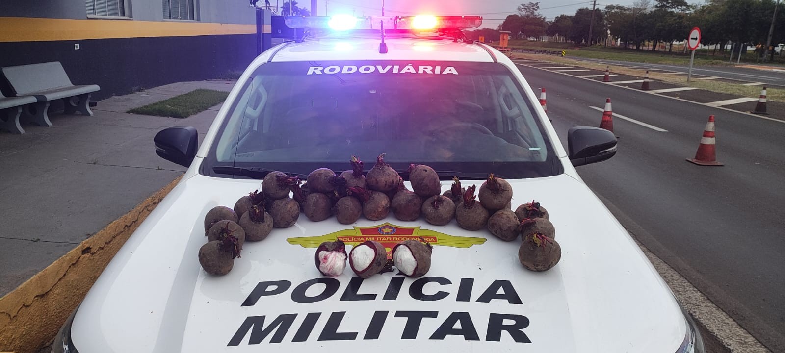 Boliviano é preso ao transportar 7kg de cocaína escondidos dentro de beterrabas, em Pres. Bernardes
