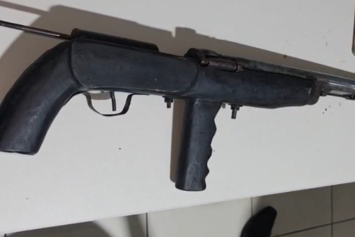 Adolescente é apreendido com arma em Caruaru; menor é suspeito de envolvimento em morte de motorista de aplicativo
