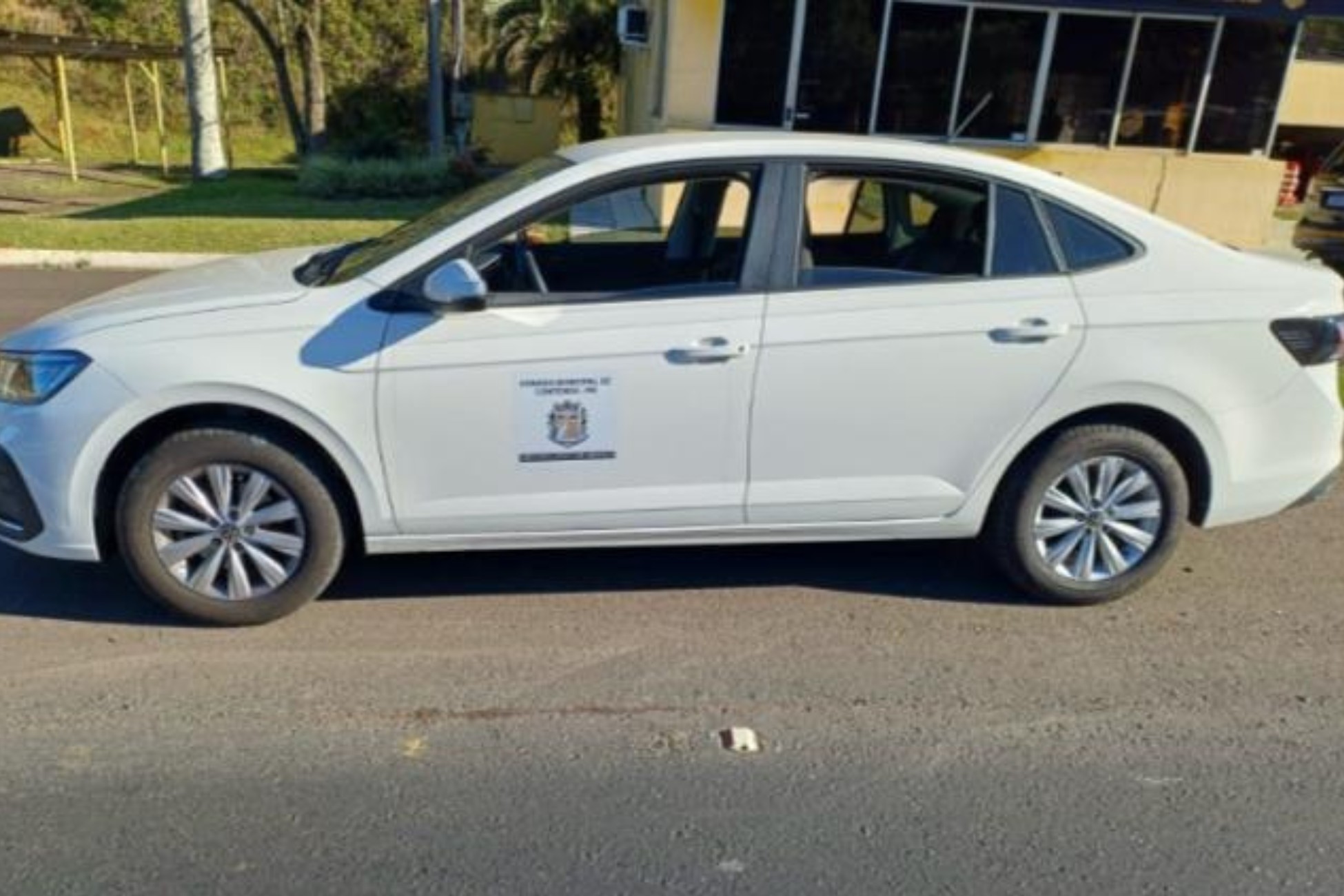 Mulheres são flagradas com medicamento para emagrecimento trazido do Paraguai em carro da Câmara de Vereadores de Contenda