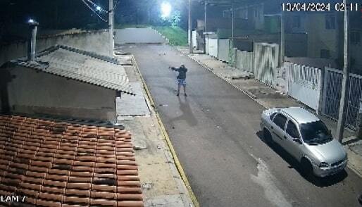VÍDEO: 'Estou com medo', diz síndica que teve casa alvejada por tiros em condomínio de Curitiba
