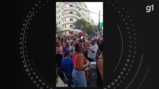 Foliões participam de carnaval de rua  em bairros de São Paulo mesmo após prefeitura cancelar evento - Programa: G1 SP 