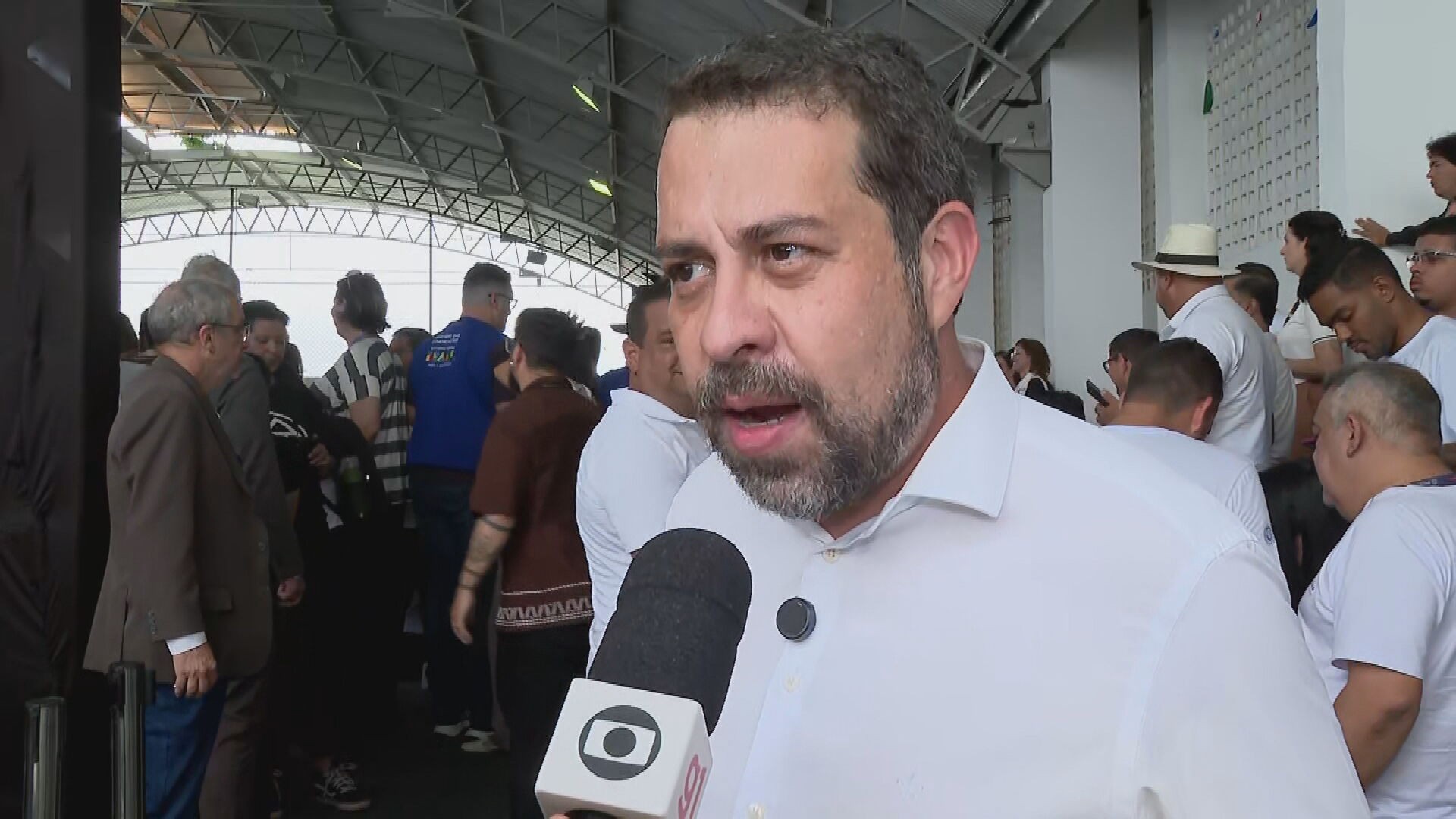 Governo admite projeto de lei como alternativa à PEC do fim da escala 6x1, diz Boulos